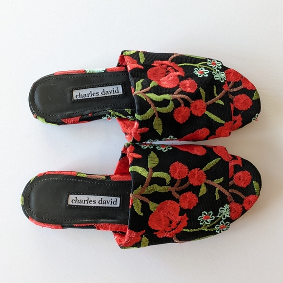 Charles David Black and Red Rose Floral Embroidered Slide Slippers Womens 7.5 - Picture 6 of 8